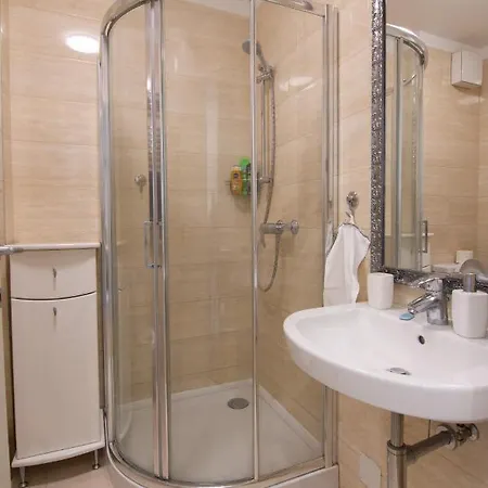 A Blok New Modern - Free Garage Parking, Comfortable, Quiet With A Park View *