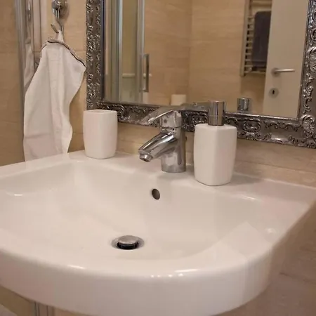 Apartmán A Blok New Modern - Free Garage Parking, Comfortable, Quiet With A Park View Bělehrad